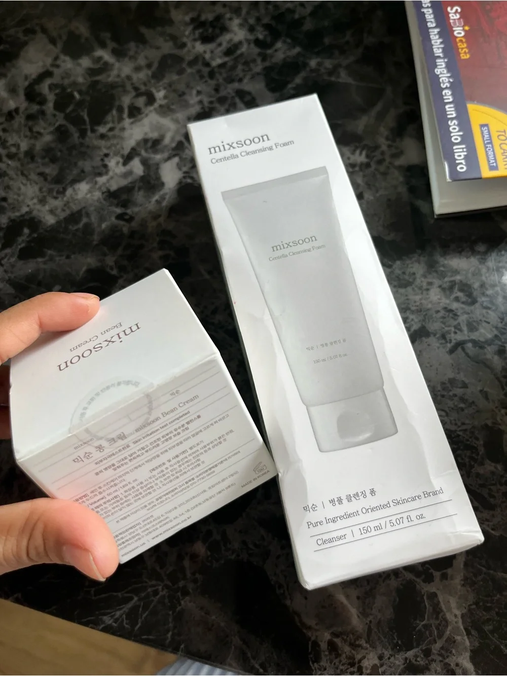 Centella Cleansing Foam & Bean Cream - White
